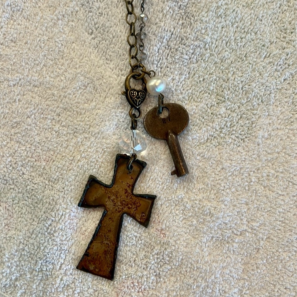 Vintage Cross and Key Necklace - Picture 2 of 3